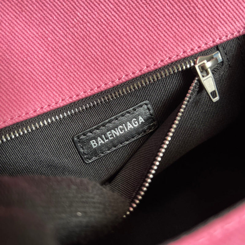 Statement Premium PU Leather Handbag - Chic Everyday Appeal | Women's Fashion Handbag #300 - product detail shot (image 10) of designer-inspired handbag