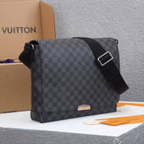 Side profile of everyday-luxe signature women's handbag – women's statement bag