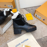 Front view of Louis Vuitton luxury piece style No.177