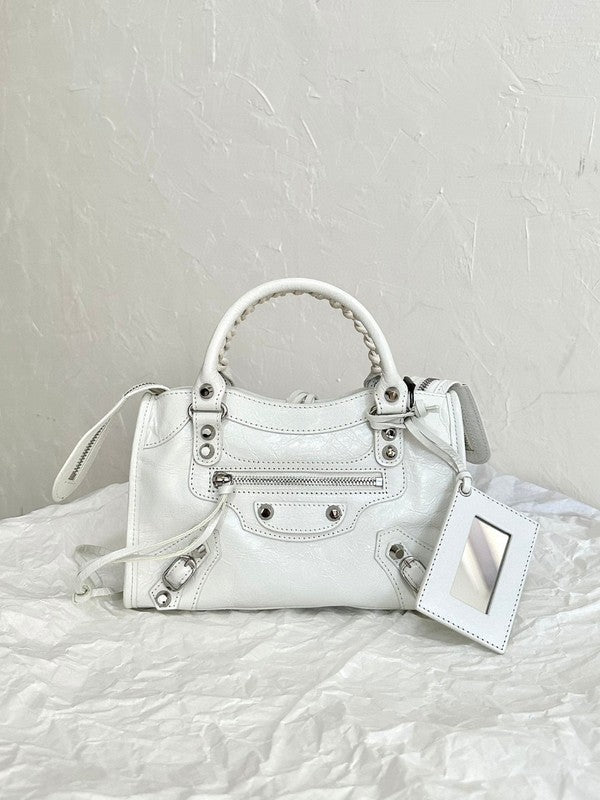 Zivas Charm Signature Style Statement Handbag (Elevated Daily Companion) – Lifestyle Shot