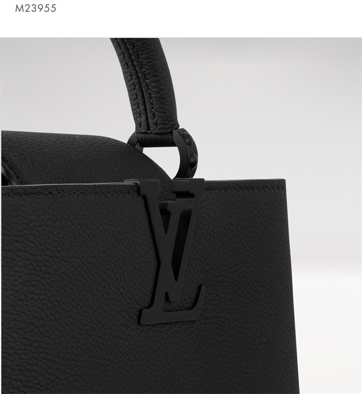  Versatile shoulder bag carried on shoulder 10