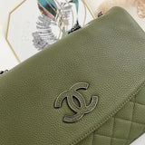 Zivas Charm Streamlined Design Fashion Handbag (Everyday Luxury Essential) – Detail View