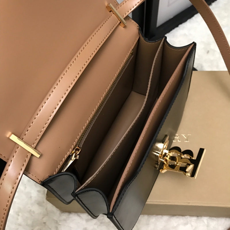 Ziva's Charm handbag – product shot (one versatile size)