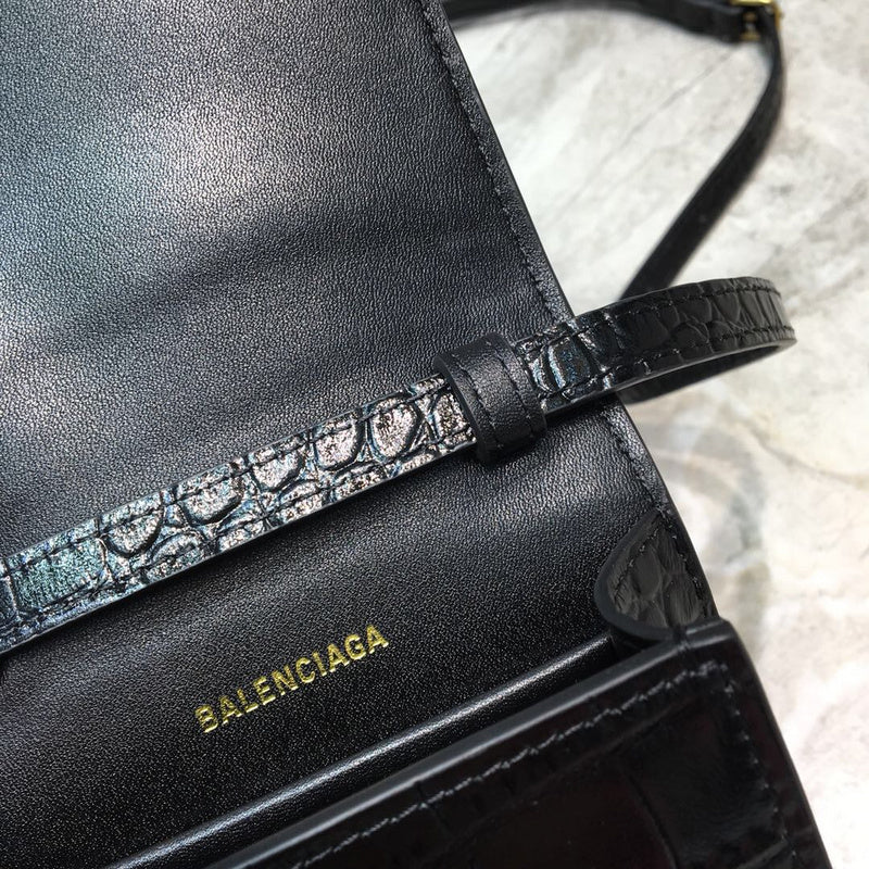 Classic Faux Leather Handbag - Chic Everyday Appeal | Women's Designer-Inspired Purse #1044 - texture close-up (image 9) of designer-inspired handbag