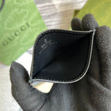 Close-up detail of classic modern women's handbag – women's everyday handbag