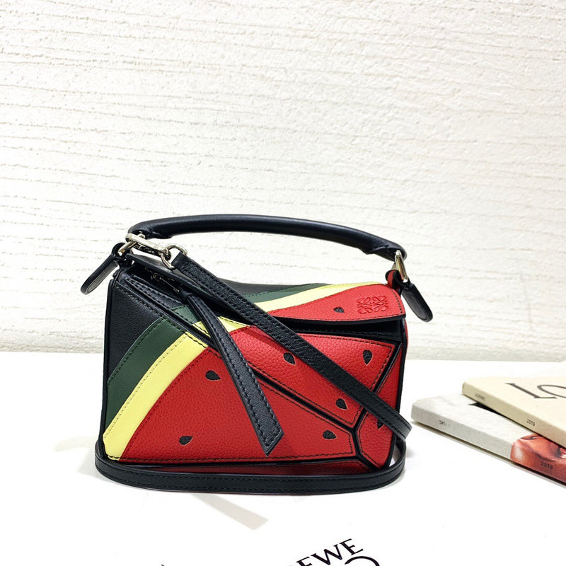 Ziva's Charm handbag – detail view (18cm*11cm*7.5cm)
