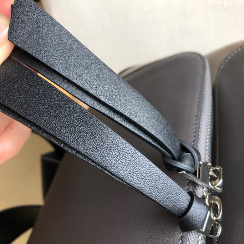 Ziva's Charm handbag – carry view (Standard Size)