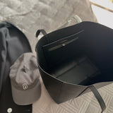 Ziva's Charm handbag – product shot (one versatile size)