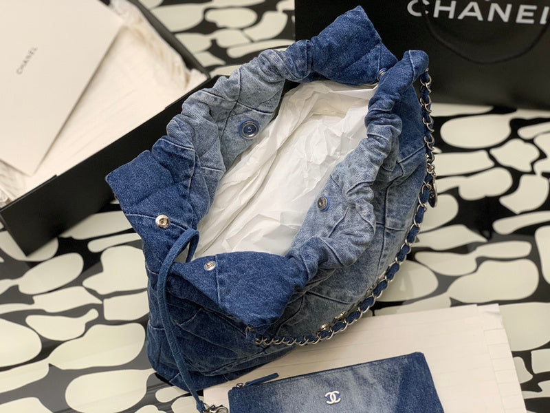  handbag, spacious everyday style, image 2