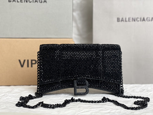 Zivas Charm Timeless Appeal Statement Handbag (Everyday Luxury Essential) – Front View 2