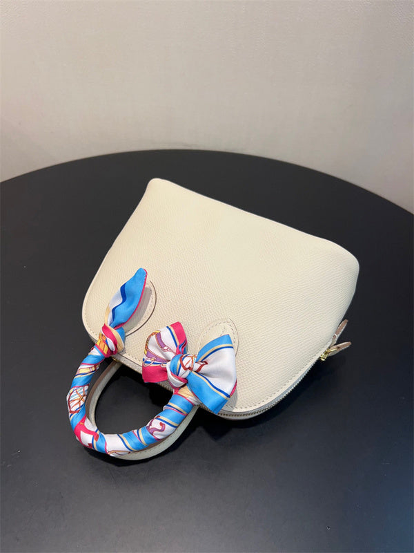  Minimalist top-handle bag front view 7