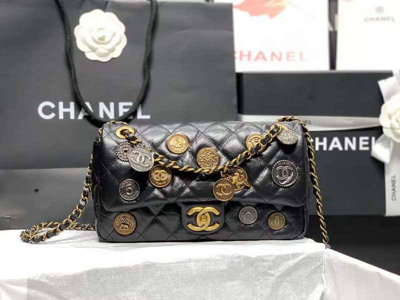 Zivas Charm Contemporary Flair Luxury Handbag (Everyday Luxury Essential) – Detail View