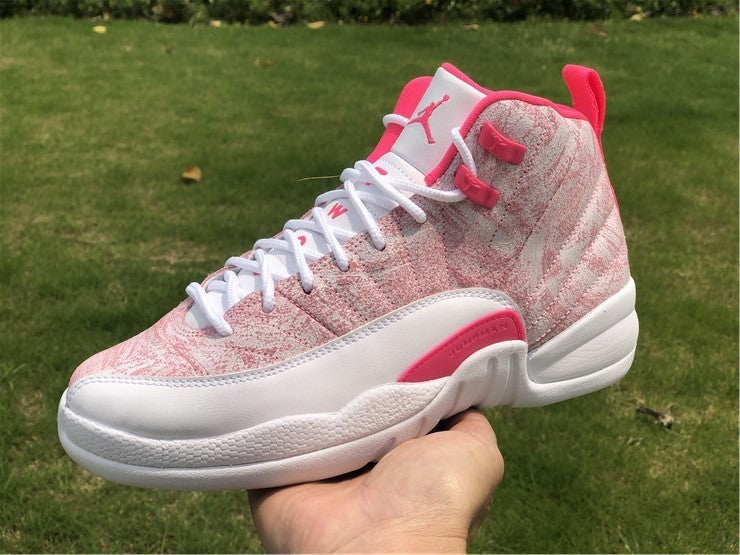 Nike Men's & Women's Luxury Lifestyle Trainers — Style 207 angle view