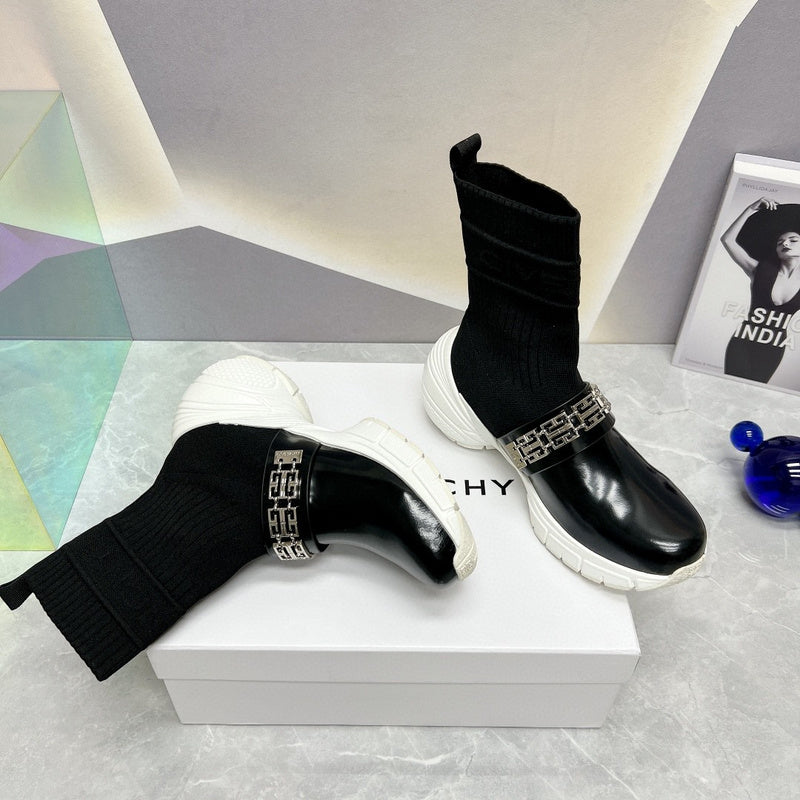 Givenchy shoes Style 160 - sole and craftsmanship detail