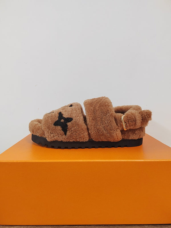 Louis Vuitton shoes Style 331 - true-to-life color detail