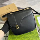 Handle and strap detail of everyday-luxe elevated women's handbag – women's everyday handbag