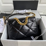 Zivas Charm Effortless Sophistication Fashion Handbag (Modern Wardrobe Staple) – Detail View