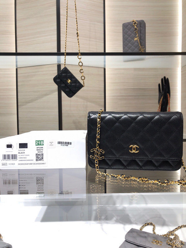  women's handbag, mid design, view 1