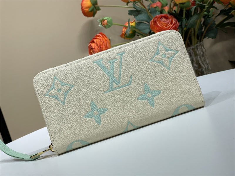  Clean-Lined top-handle bag front view