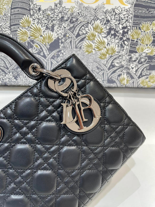 Handle and strap detail of premium chic women's handbag – women's designer-style accessory