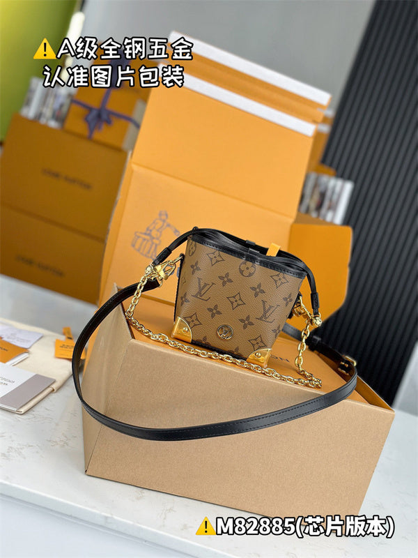  Structured satchel carried on shoulder 10