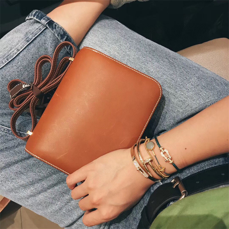  satchel close-up of hardware and finish