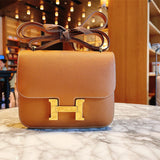  minimalist top-handle bag detail view showing craftsmanship 14