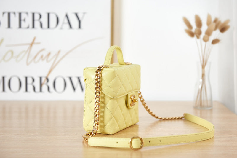 Zivas Charm Streamlined Design Designer Handbag (Versatile Style Statement) – Full Silhouette