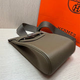  Essential tote bag carried on shoulder 28