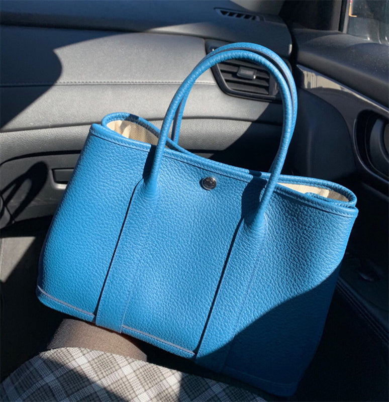  shoulder bag interior and compartment view