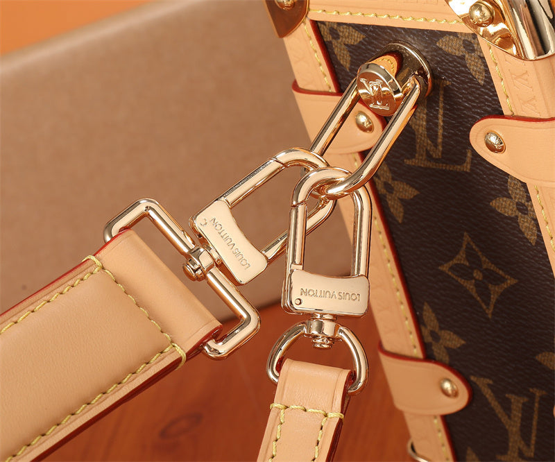  Chic satchel carried on shoulder 16