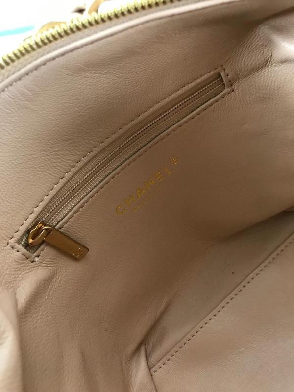Zivas Charm Classic Sensibility Fashion Handbag (Structured Everyday Essential) – Close-Up Detail