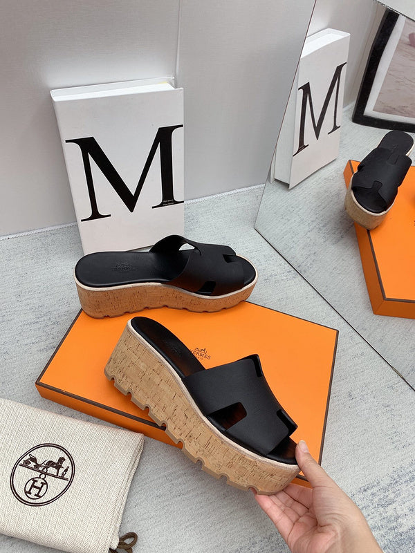 Hermès White Pointed-Toe Stiletto Heels - Detail Shot of Craftsmanship
