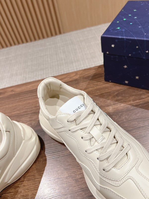 Gucci classic monochrome luxury sneakers view 8 heritage-inspired look