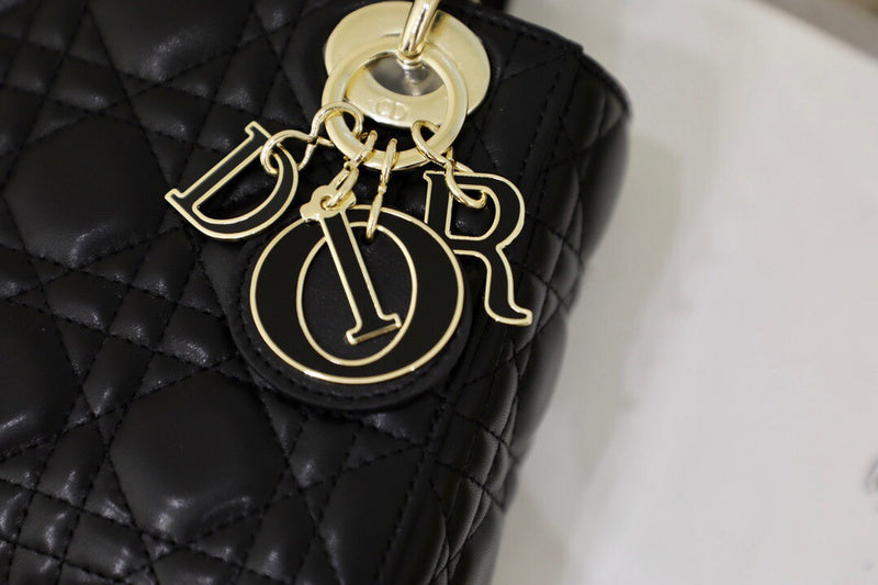 Top view of everyday-luxe classic women's handbag – women's premium purse