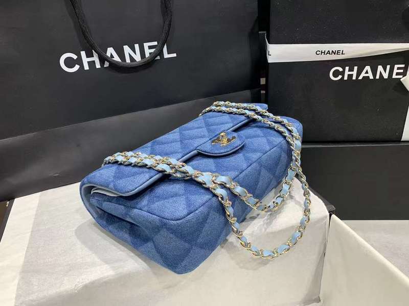Zivas Charm Refined Everyday Style Luxury Handbag (Polished Everyday Piece) – Detail View