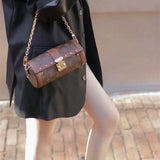  versatile everyday bag detail view showing craftsmanship 20