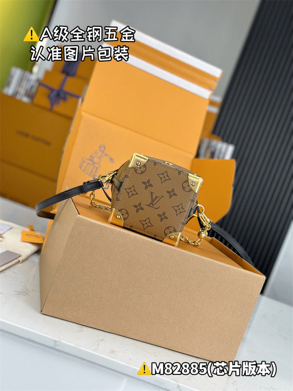  Structured satchel front view 13