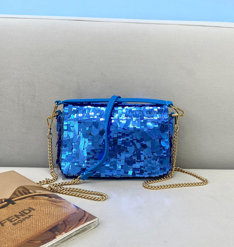 Ziva's Charm handbag – close-up view (Standard Size)