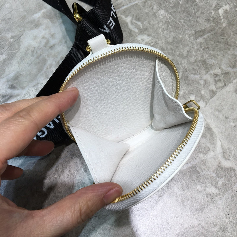 Elegant Premium PU Leather Handbag - Premium Craftsmanship Detailing | Women's Premium Handbag #980 - side angle view (image 2) of designer-inspired handbag