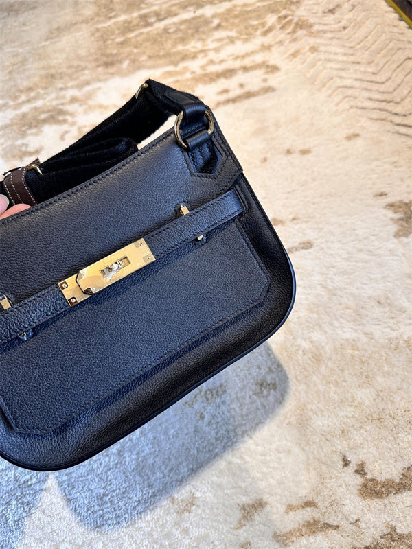  Modern shopper bag carried on shoulder 10