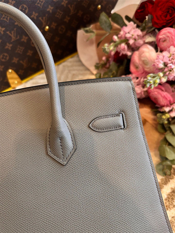 Graceful handbag styled for everyday wear