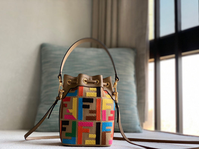 Ziva's Charm handbag – close-up view (12cm*10cm*18cm)