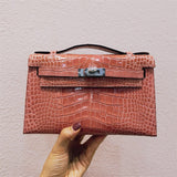  Refined shoulder bag carried on shoulder 58