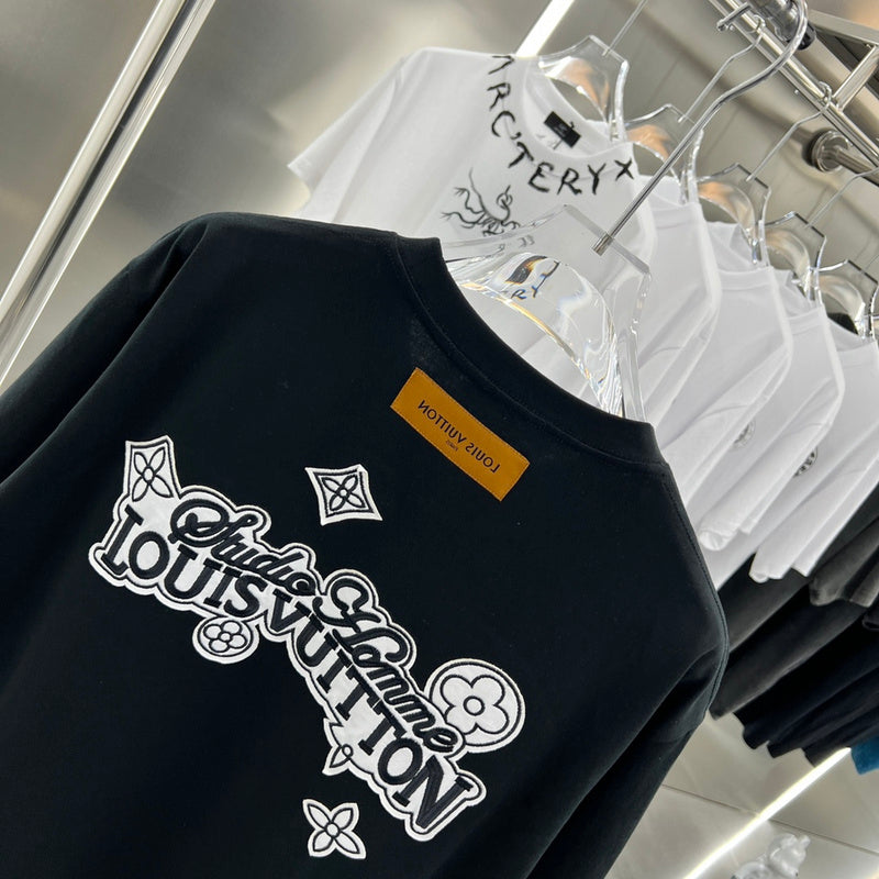 Side profile of Louis Vuitton cotton t-shirt with relaxed-fit cut