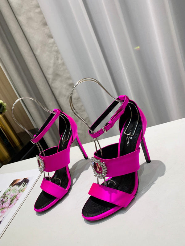 Louis Vuitton shoes front view designer style