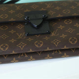  streamlined top-handle bag detail view showing craftsmanship 14