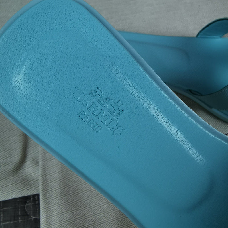 Hermes sandals Style 028 - angled studio shot