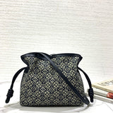 Ziva's Charm handbag – detail view (23.5cm*18cm*9cm)