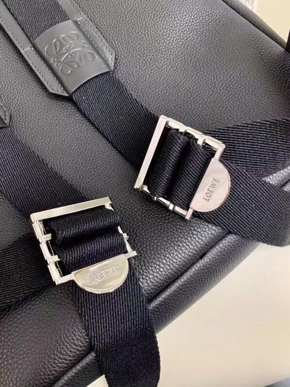 Ziva's Charm handbag – close-up view (39cm*28cm*11cm)